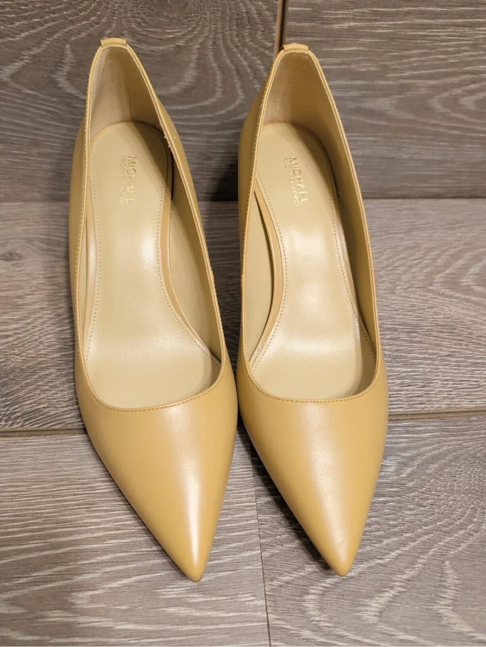 Michael Kors Alina Flex Pump Leather Heels Shoes Size 9M NIB